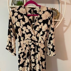 Billabong Women's Medium M Mini Long Sleeve V Neck Floral Dress